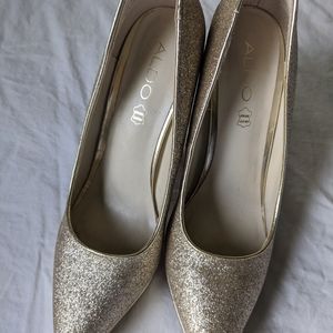 ALDO Beautiful GOLD HEELS SZ 9